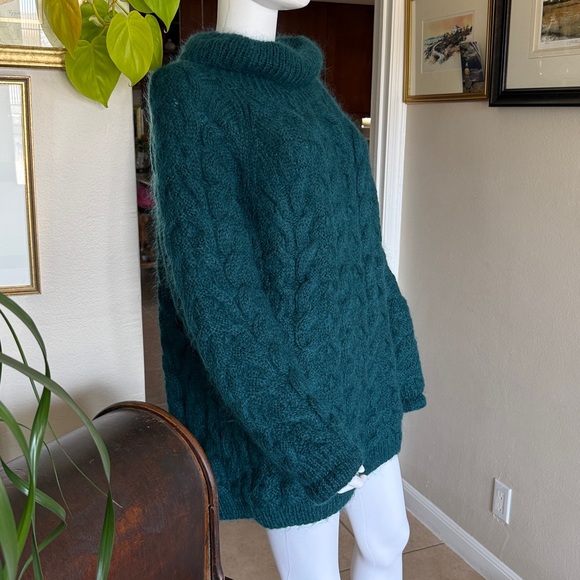 Handknitt Internationale Express Mohair Vintage 
Teal Cable Knit Sweater Size M - Picture 3 of 4